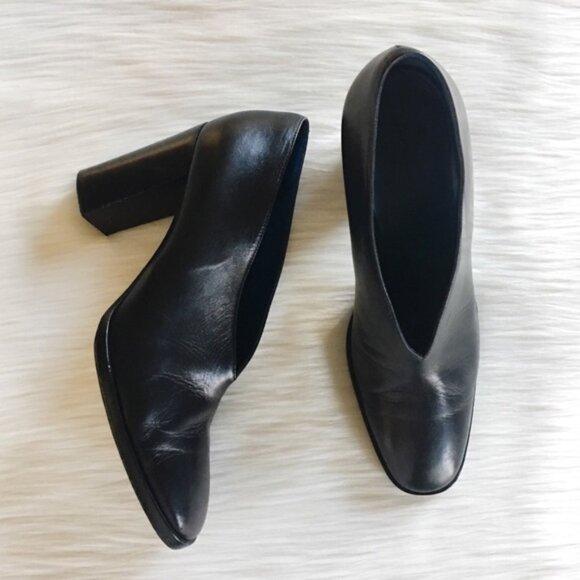 Celine V Neck Pump - Picture 1 of 6